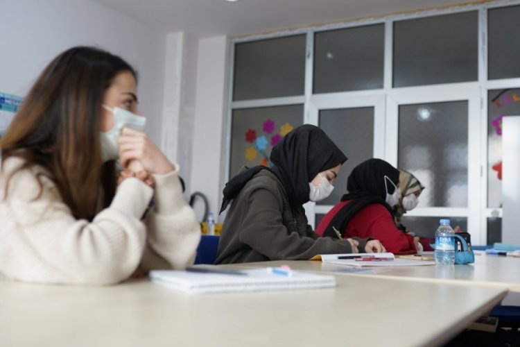 Bursa Yıldırım Belediyesi gençleri üniversiteye hazırlıyor