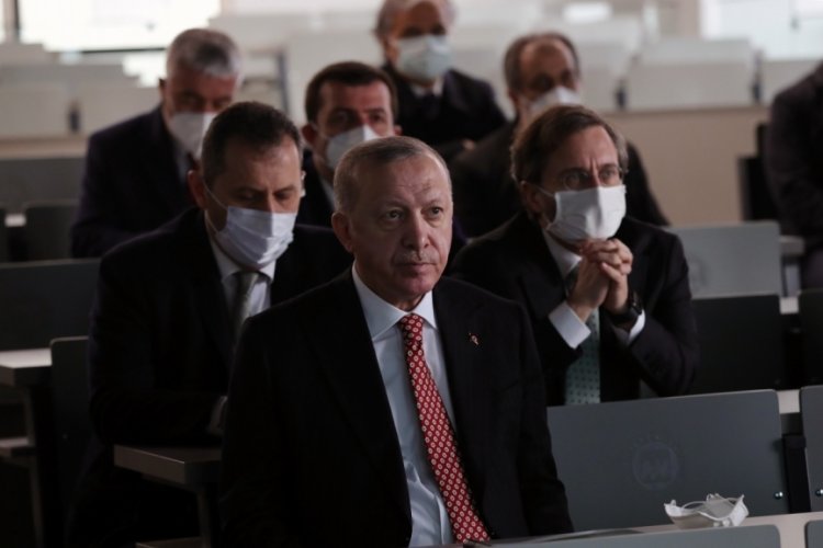 Cumhurbaşkanı Erdoğan, yapımı devam eden camiyi inceledi
