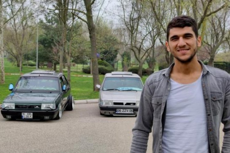 Bursa'da modifiye tutkunu genç, satın aldığı otomobilleri bambaşka görünüme kavuşturuyor