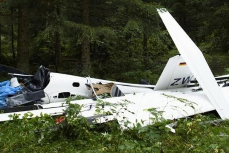 Fransa'da küçük uçak düştü: 4 ölü