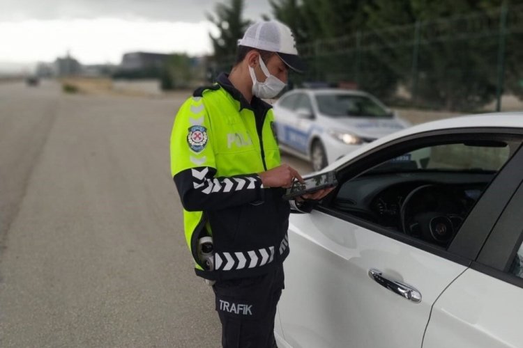Yurt genelindeki 'Hız Denetimleri'nde 7 bin 740 ara&ccedil; ile s&uuml;r&uuml;c&uuml;ye işlem yapıldı