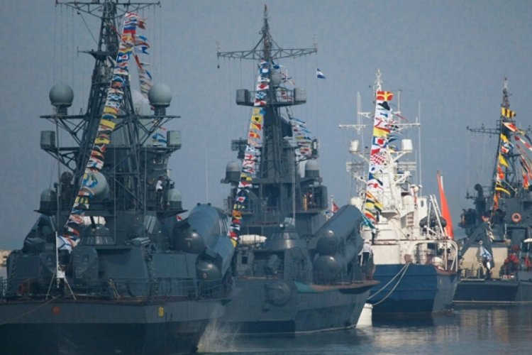 Rus donanmasından Karadeniz'de tatbikat