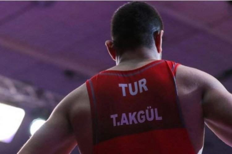 Avrupa G&uuml;reş Şampiyonası'nda erken finalin galibi Taha Akg&uuml;l