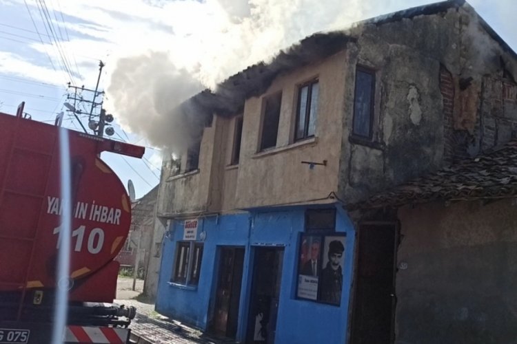 Bursa�da ev yangınında facia önlendi! Tüp dolu depo korkuttu Bursa