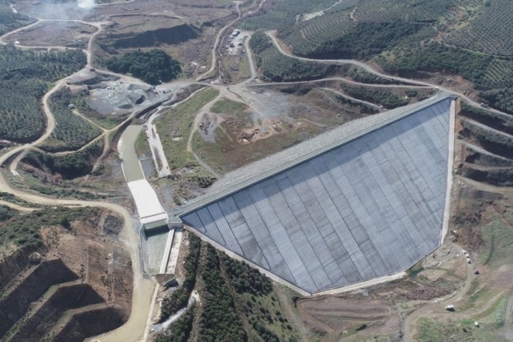 Bursa Gemlik Büyükkumla Barajı'nda çalışmalar aralıksız sürüyor