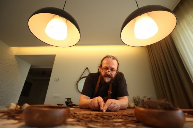 Bursa'da Sel&ccedil;uklu motifleri buğday sapından &uuml;retilen el yapımı kağıtlarla geleceğe taşınıyor