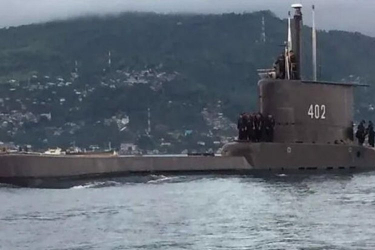 Endonezya'da denizaltı kayboldu, bir&ccedil;ok denizciden haber alınamıyor