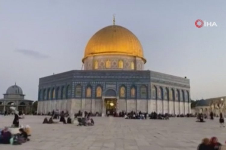 Kud&uuml;s halkı Mescid-i Aksa avlusunda iftar a&ccedil;tı