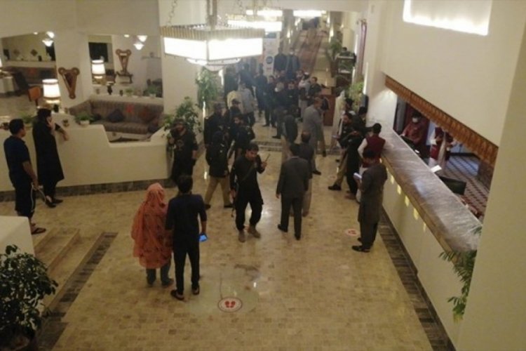 Pakistan'da patlamada 4 kişi &ouml;ld&uuml;, 12 kişi yaralandı