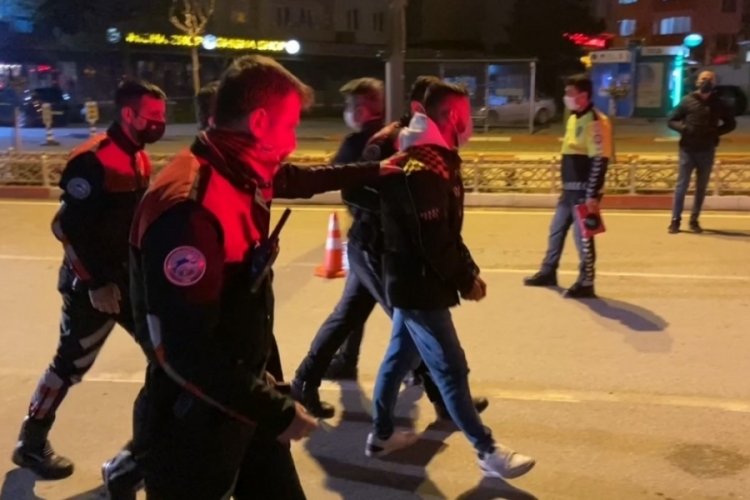 Bursa'da uyuşturucudan aranan kurye denetimde yakalandı