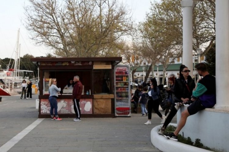 Yunanistan normalleşmeye hazırlanıyor