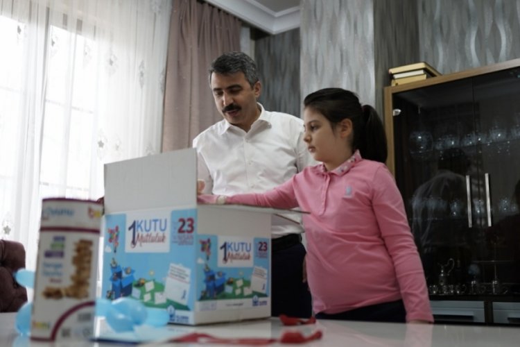 Bursa'da kanser hastası çocuklara kutu kutu mutluluk