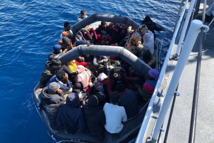 Yunanistan unsurlarınca geri itilen 36 düzensiz göçmen kurtarıldı