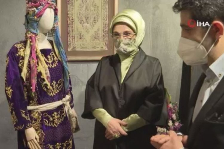 Emine Erdoğan "Kalbe Dokunan İlmek" sergisini ziyaret etti
