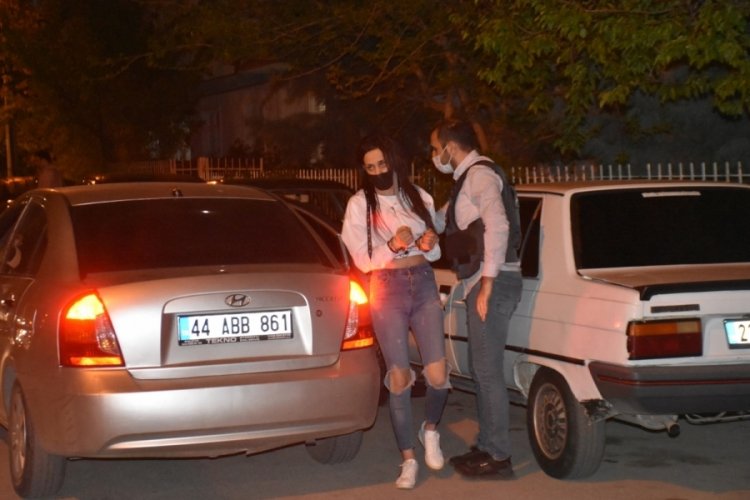 Husumetliler arasında silahlı &ccedil;atışma: 9 g&ouml;zaltı