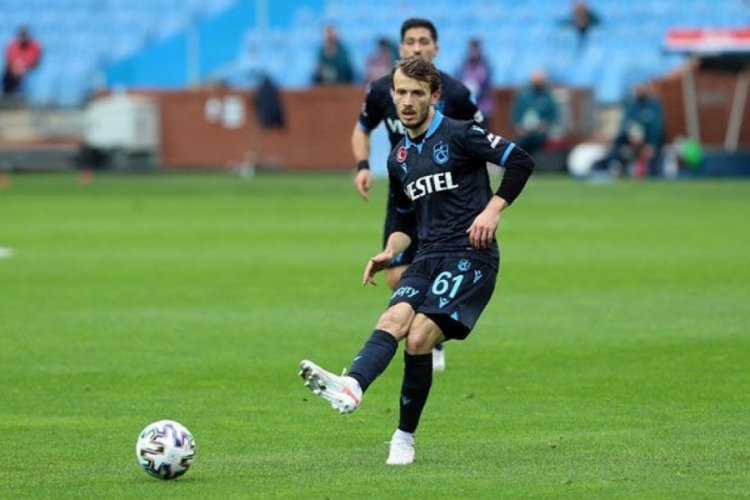 Trabzonspor'da Abd&uuml;lkadir Parmak s&uuml;resiz kadro dışı bırakıldı
