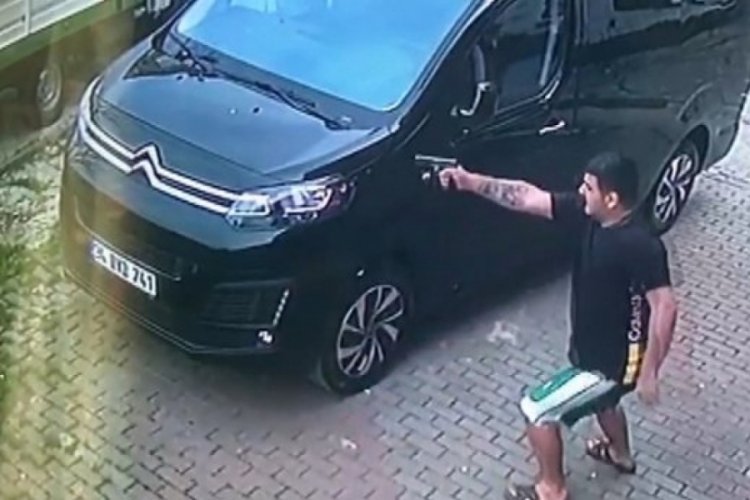Silahlı kavgada ortalık savaş alanına d&ouml;nd&uuml;