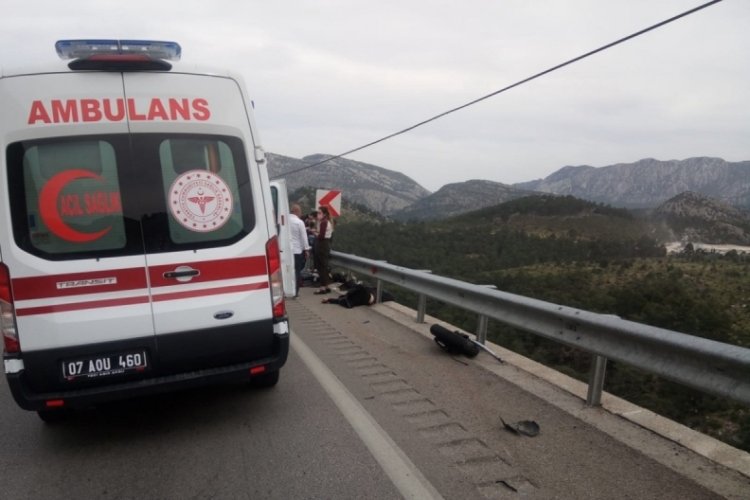 Antalya'da hız motosikleti kazası: 2 &ouml;l&uuml;