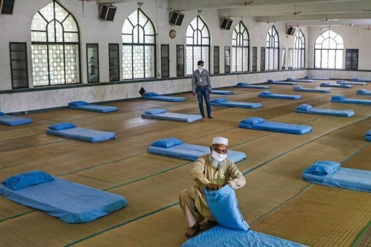 Hindistan'da artan vakalar nedeniyle camiler hastaneye &ccedil;evrildi