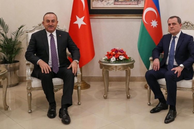 Mevl&uuml;t &Ccedil;avuşoğlu, Azerbaycanlı mevkidaşı ile g&ouml;r&uuml;şt&uuml;