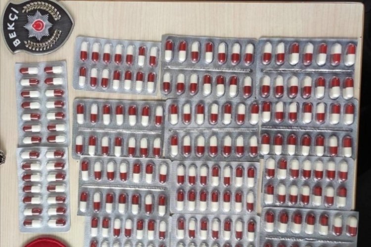 Bek&ccedil;ilerin ş&uuml;pheyle durdurduğu şahıstan 196 tane sentetik hap &ccedil;ıktı