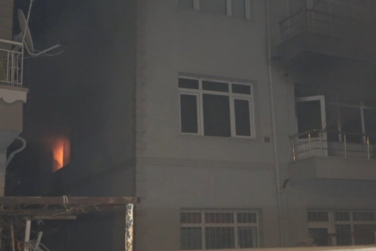 Karısını &ouml;ld&uuml;rd&uuml;, evini ve otomobilini ateşe verdi