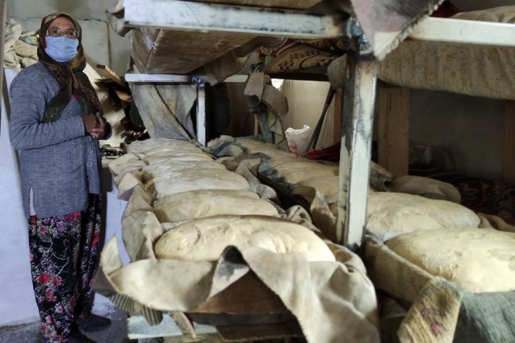 Bursa'da köyün kadınları ekmek satarak 1,5 milyon liralık cami için katkıda bulundu