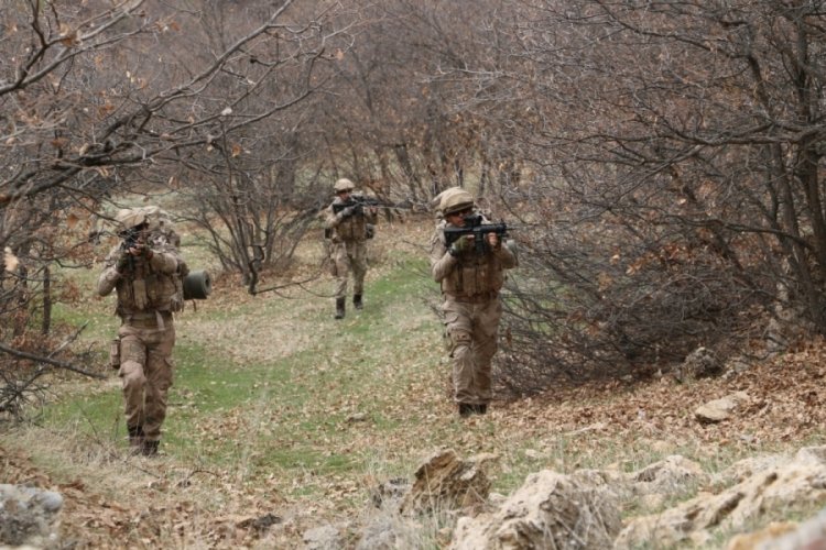 Ter&ouml;ristlerin kullandığı 86 sığınak imha edildi