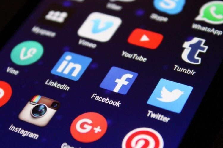 Hindistan'da hükümetten sosyal medya uygulamalarına Kovid-19 çağrısı