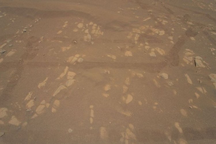 Ingenuity gönderdi: Mars'ta havadan çekilen ilk renkli fotoğraflar