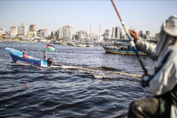 İsrail, Gazze'de avlanma menzilini 9 mile düşürdü&lrm;