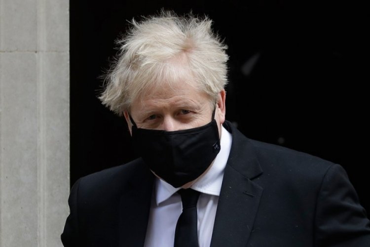 Boris Johnson'ın eski danışmanı Cummings mesaj sızdırma iddialarını yalanladı