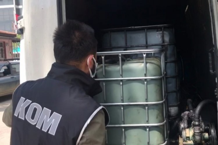 3 tona yakın ka&ccedil;ak akaryakıt ele ge&ccedil;irildi