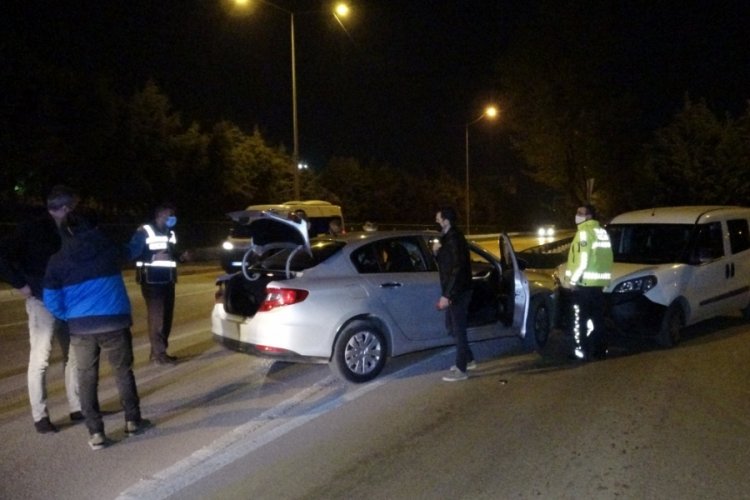 Bursa'da ters yönden polisten kaçan adamın aracından uyuşturucu çıktı!