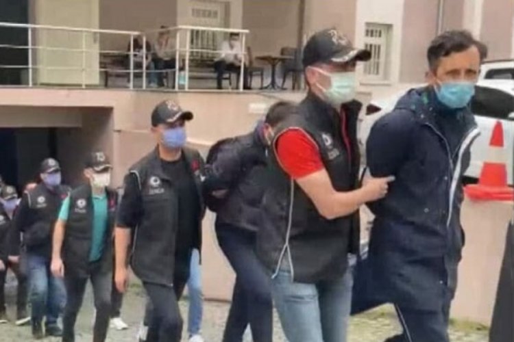 İzmir'deki FETÖ operasyonunda 30 tutuklama