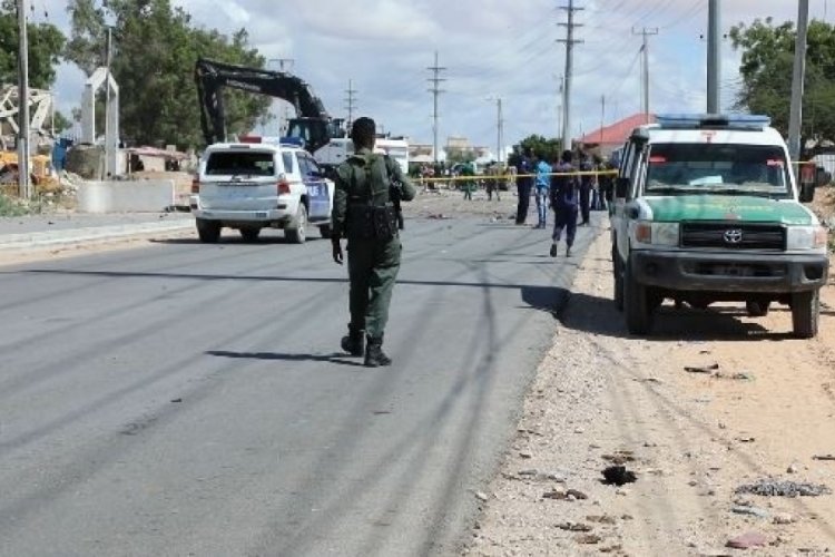 Mogadişu'da bomba y&uuml;kl&uuml; ara&ccedil;la saldırı: 3 &ouml;l&uuml;