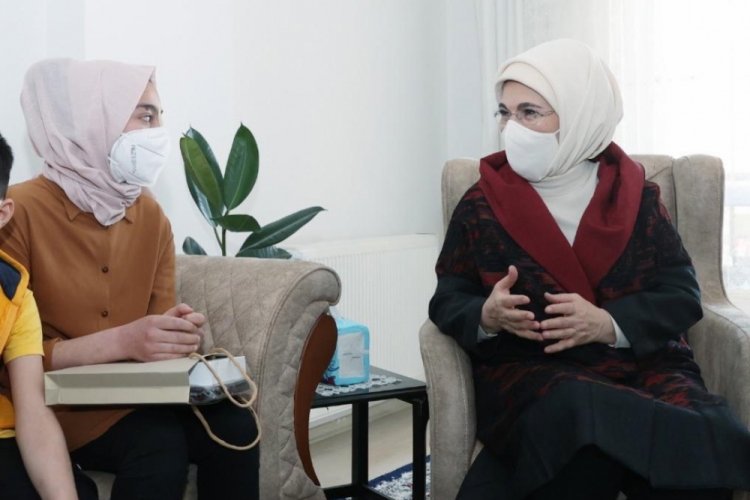 Emine Erdoğan'dan Suriyeli aileye ziyaret