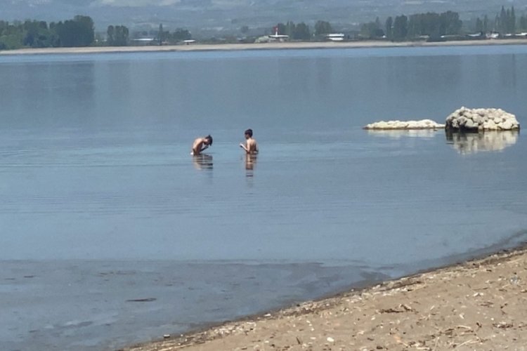 Bursa'da kısıtlamada yüzme keyfi