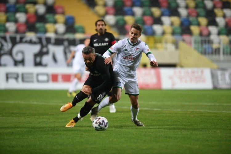 Bursaspor bu sezon dış sahada 30 puan kaybetti