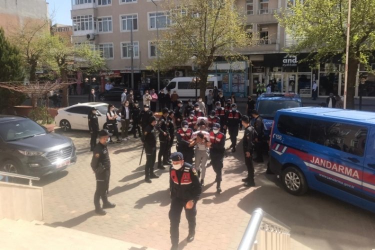 Tekirdağ'da askeri personeli darp ettikleri iddiasıyla 12 kişi yakalandı