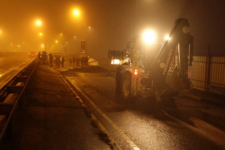 Karadeniz Sahil Yolu'nda ana isale hattı patladı