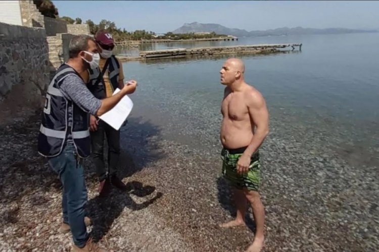 Cezayı yedi! "Denize girenleri g&ouml;r&uuml;nce ben de y&uuml;zd&uuml;m, meğer turistlermiş"