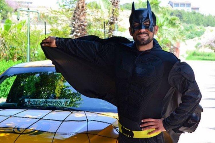 'Batman taksici' g&ouml;renleri şaşırtıyor