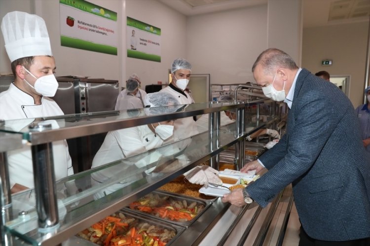 Cumhurbaşkanı Erdoğan, işçilerle iftar yaptı