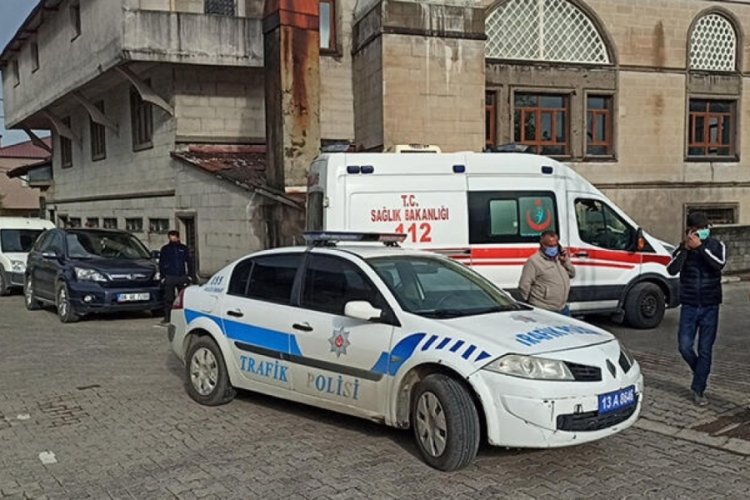 İki ailenin kavgasında, 15 yaşındaki &ccedil;ocuk &ouml;ld&uuml;!