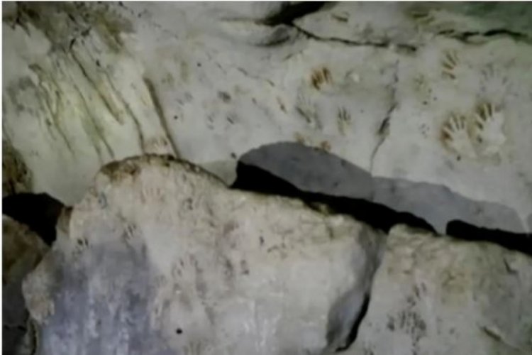 Meksika'da bir mağarada Maya uygarlığına ait olduğu düşünülen el izleri bulundu