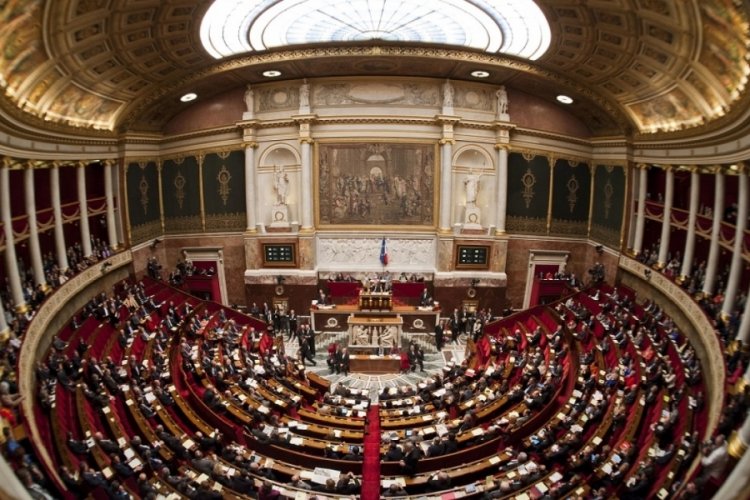 Fransa'da 16 emekli generalden meclise 'iç savaş' uyarısı