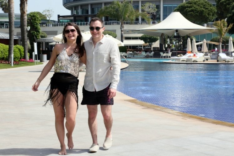 Antalya, tam kapanmada 100 bin turist ağırlıyor
