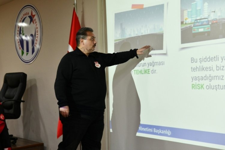 Bursa'da belediye personeline afet farkındalık eğitimi