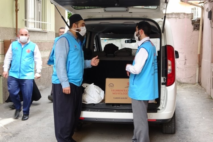 Bursa'da imamlar kapı kapı gezip ihtiyaç sahiplerine ulaşıyor